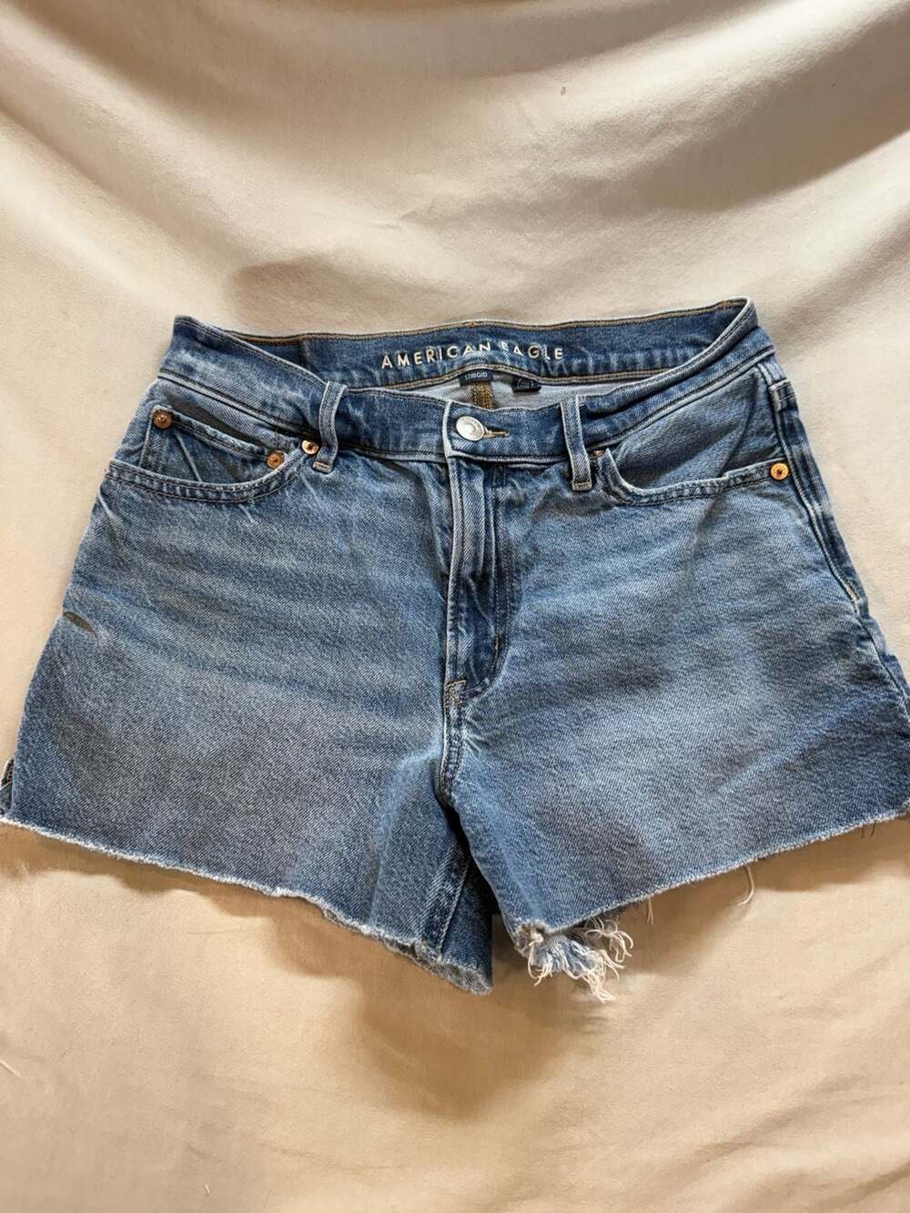 American Eagle Relaxed Short Denim Shorts Size 4